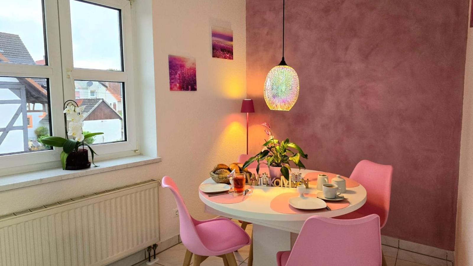 Happy Homes Pink - Up To 5 - Kueche - W-Lan - Netflix - Honig - Badewanne Nidda Exterior photo