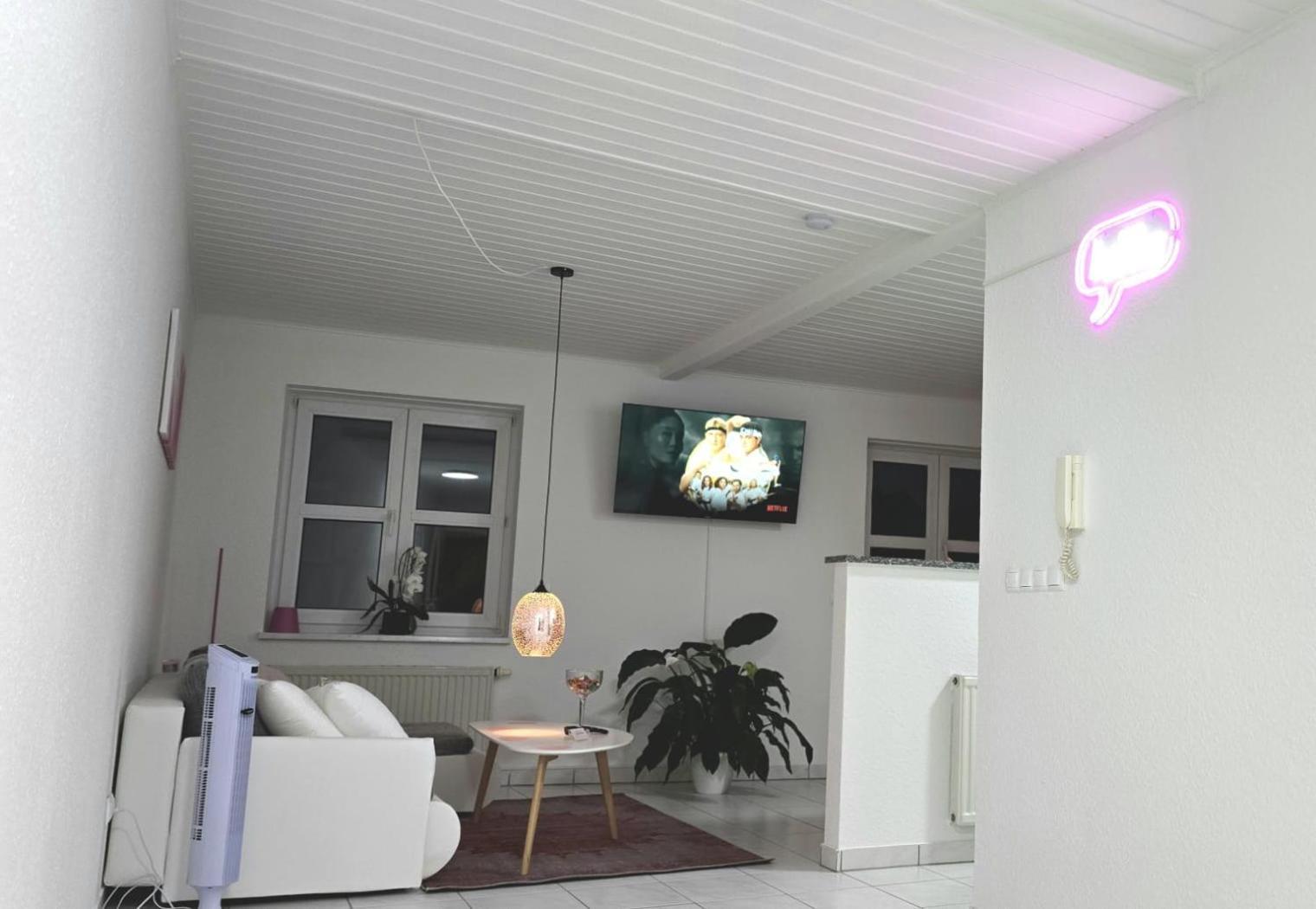 Happy Homes Pink - Up To 5 - Kueche - W-Lan - Netflix - Honig - Badewanne Nidda Exterior photo